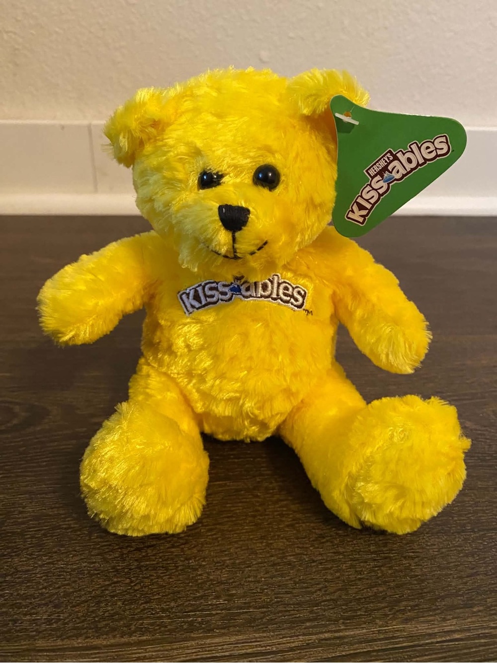HERSHEY'S KISS*ABLES 2005 YELLOW PLUSH BEAR, 6" brand new